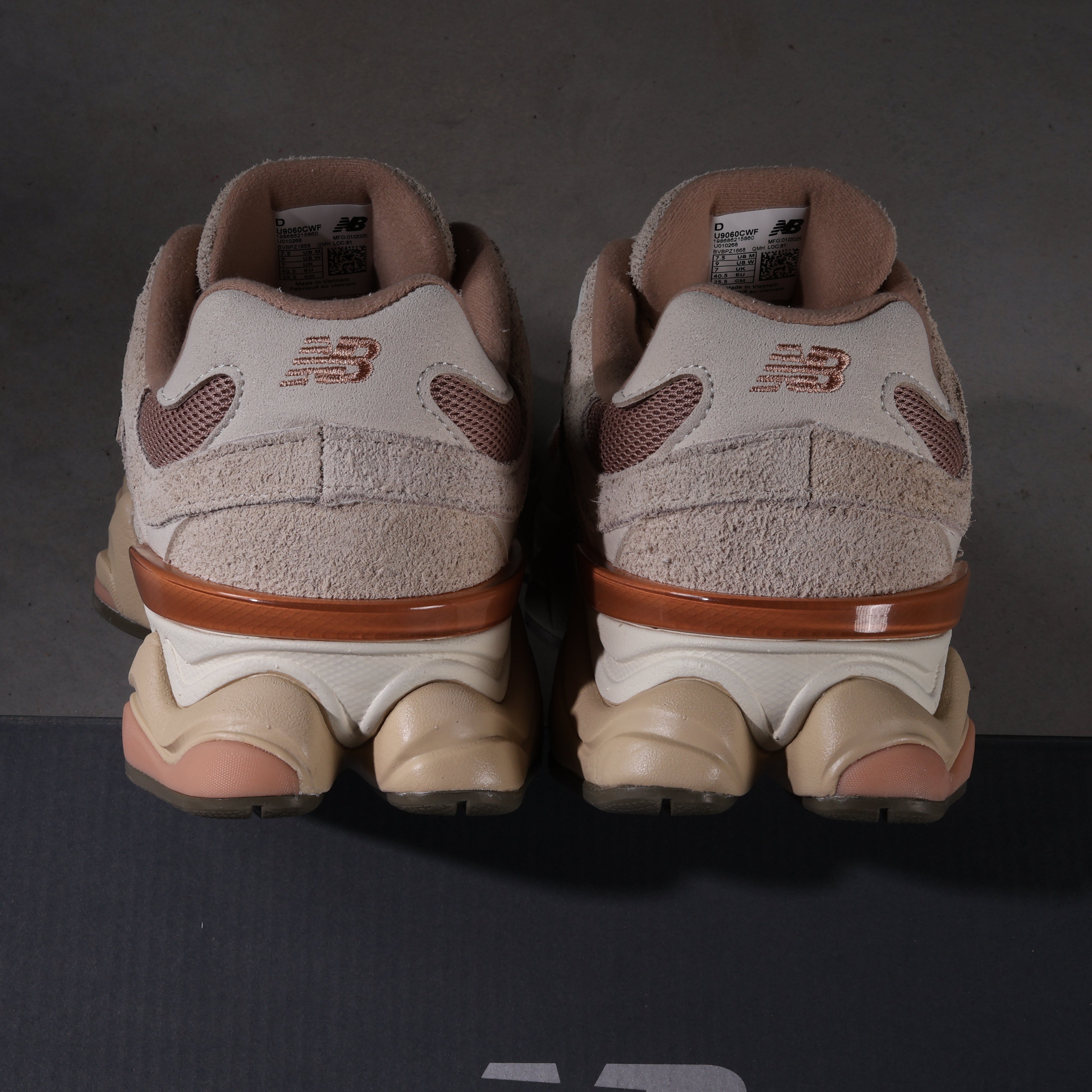 New Balance 9060 Flat Taupe/Light Sparrow