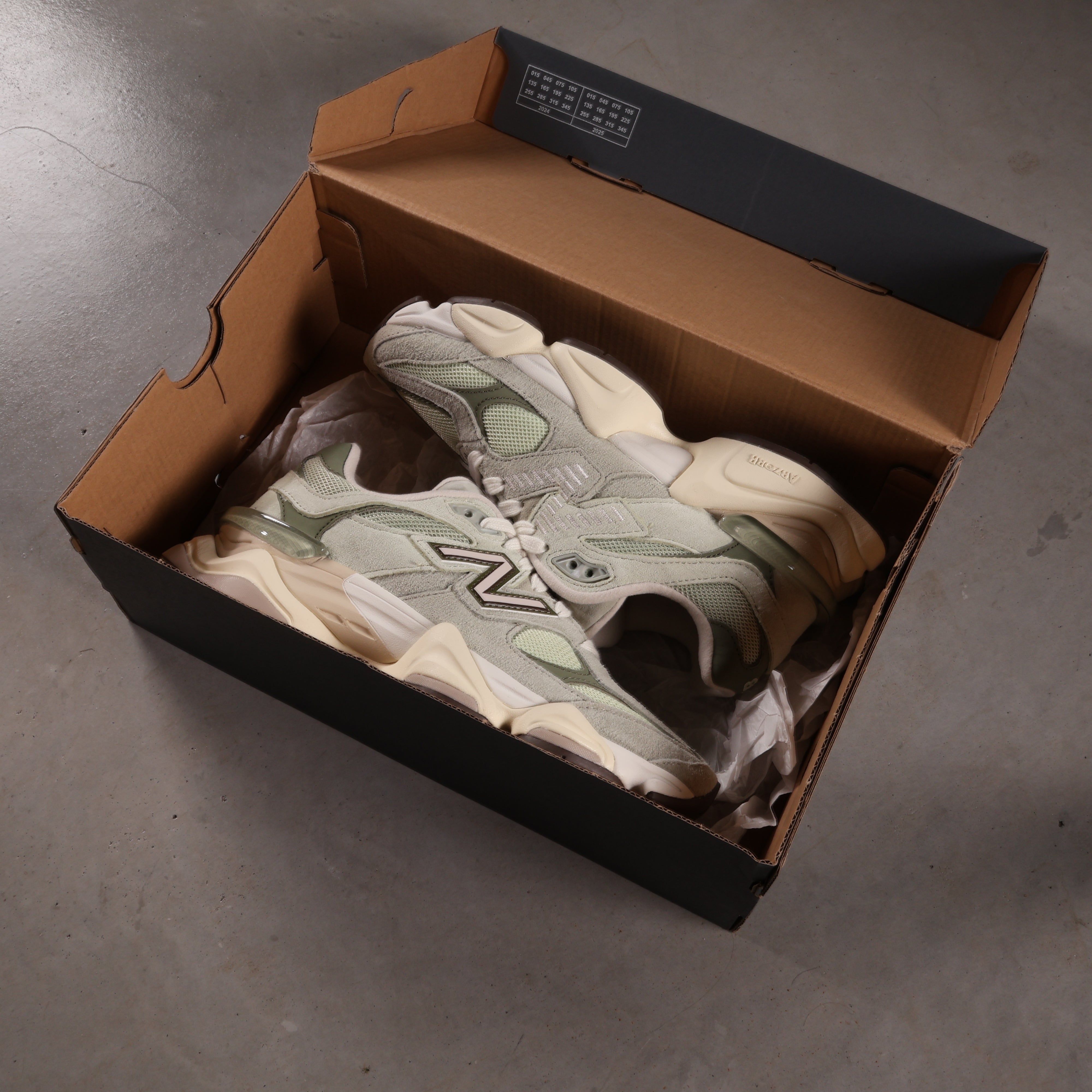 New Balance 9060 Olivine