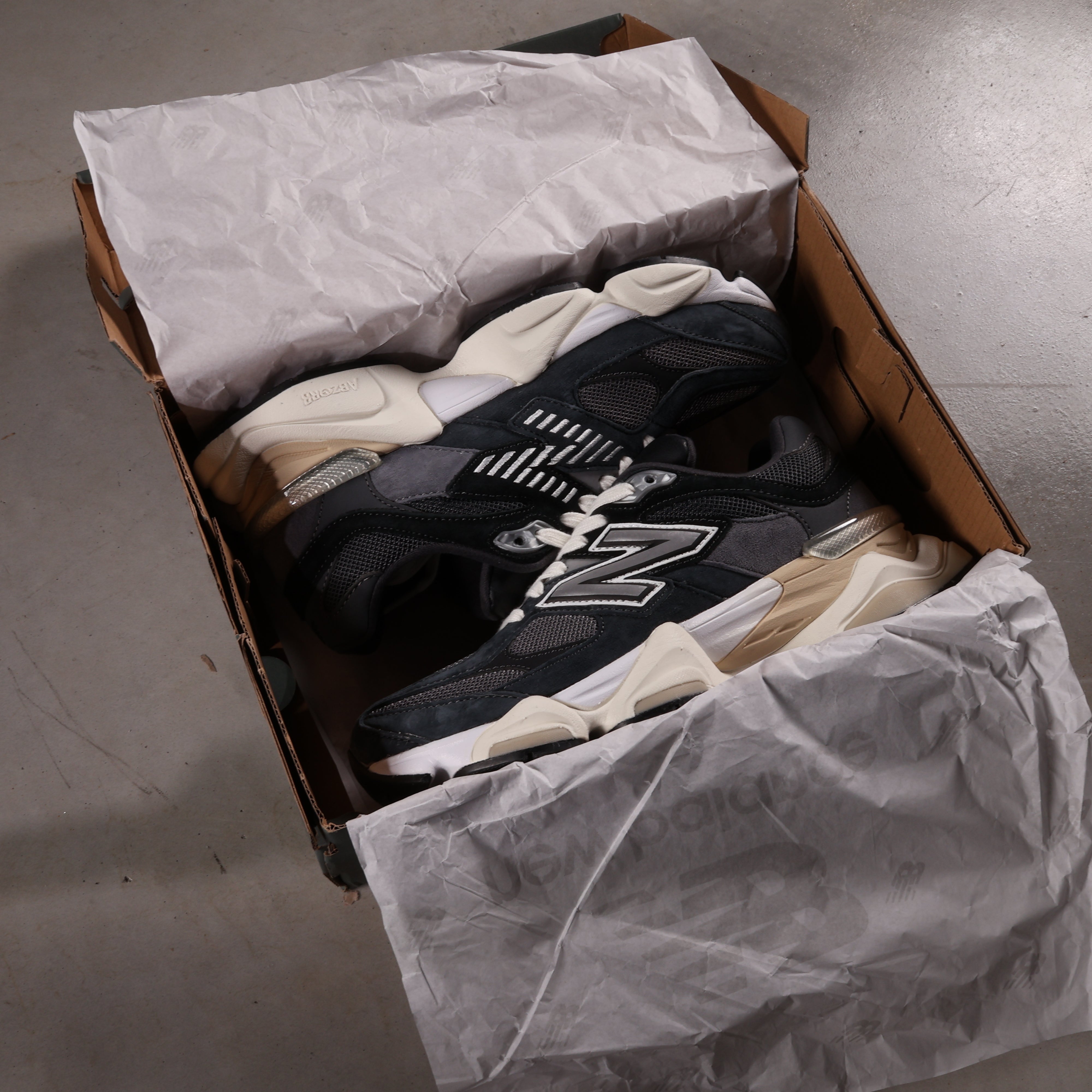 New Balance 9060 Charcoal