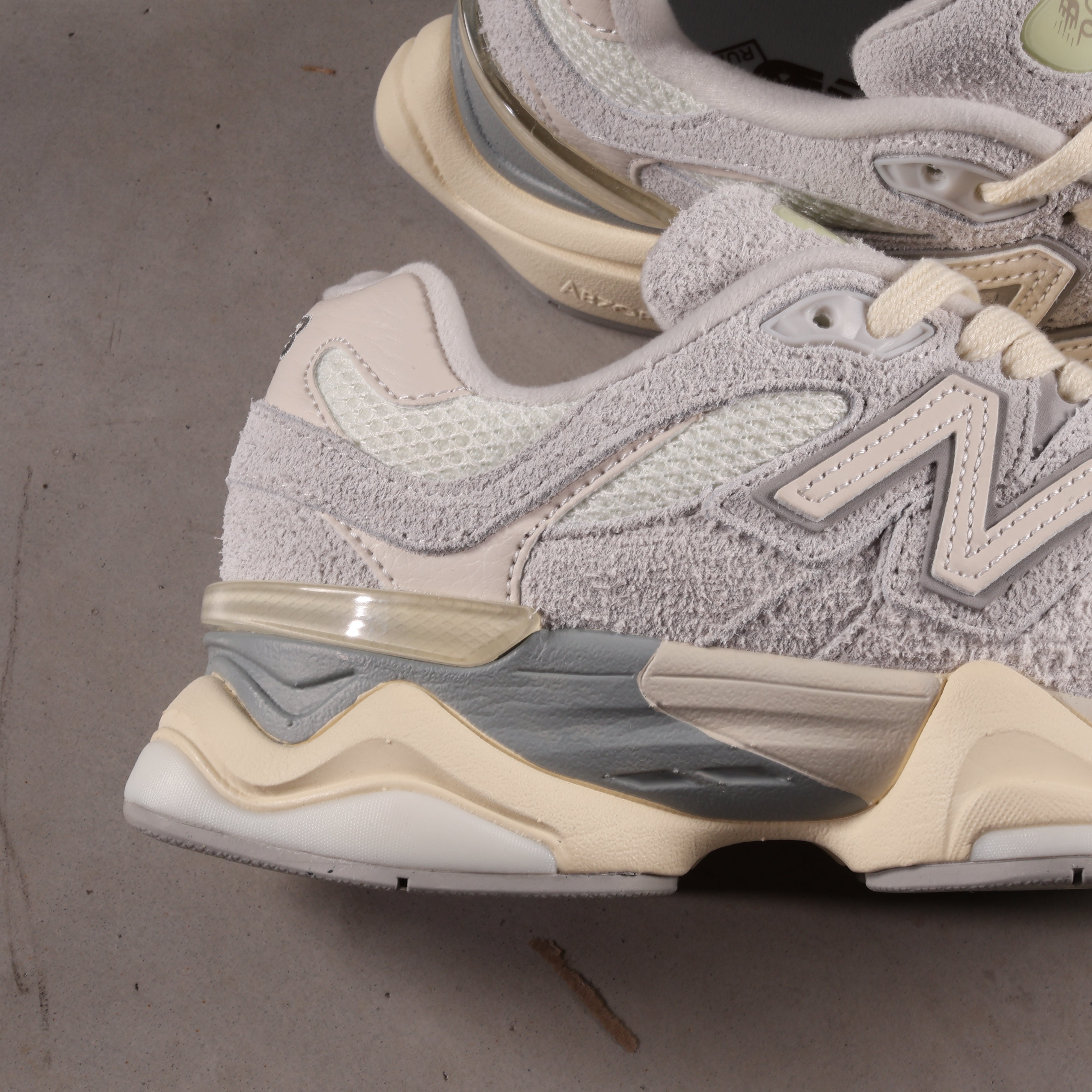 New Balance 9060 Quartz Grey