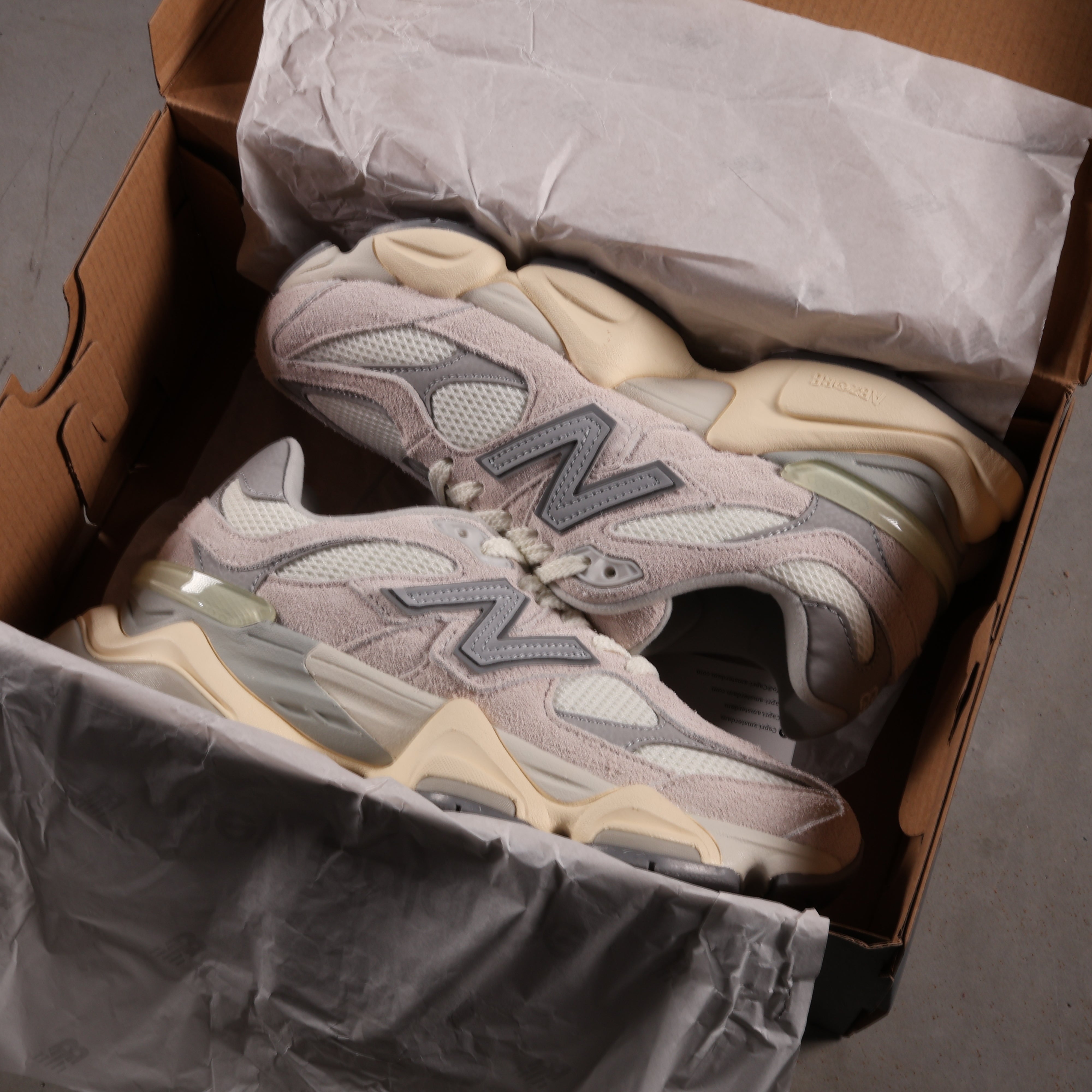New Balance 9060 Moonbeam Sea Salt