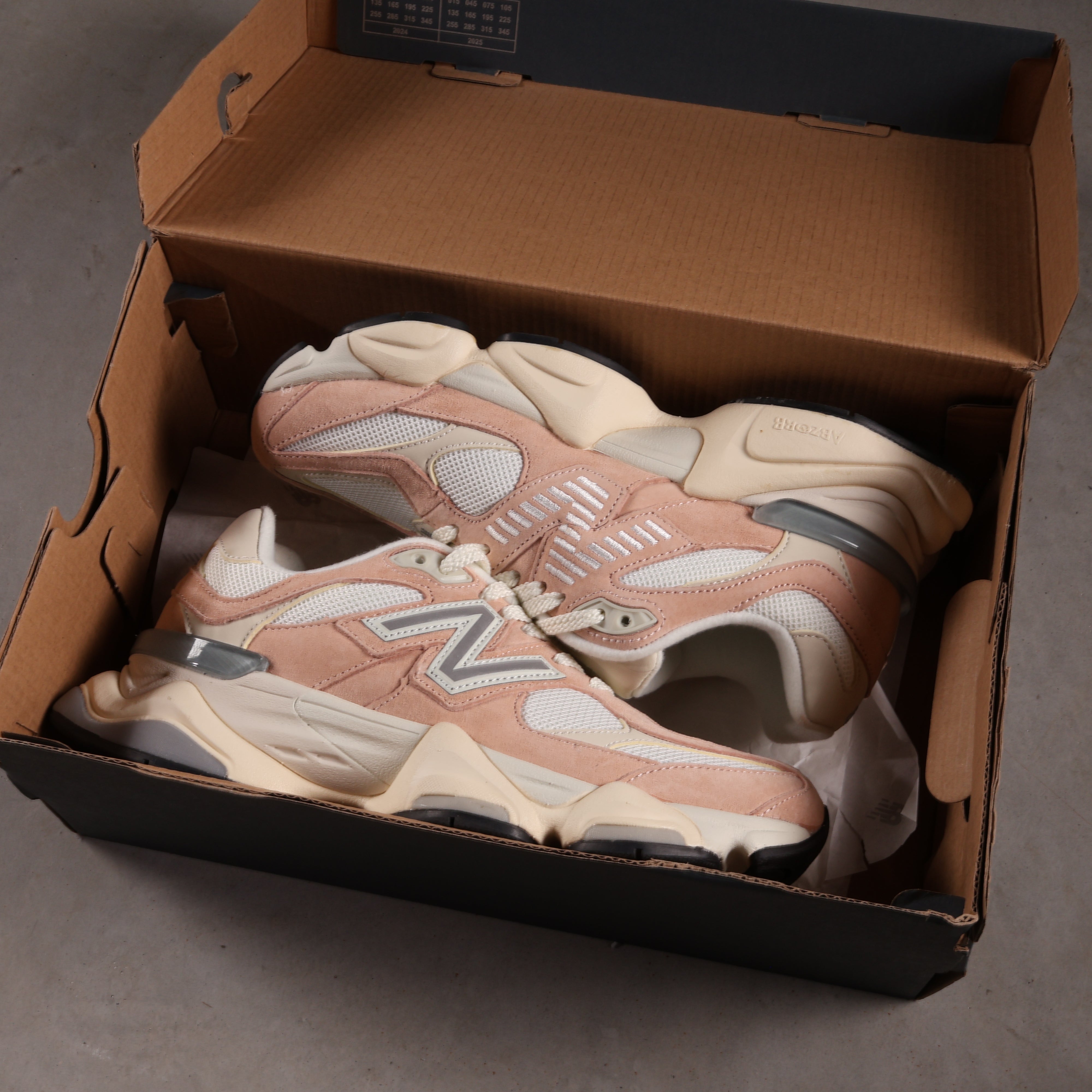 New Balance 9060 Vintage Rose