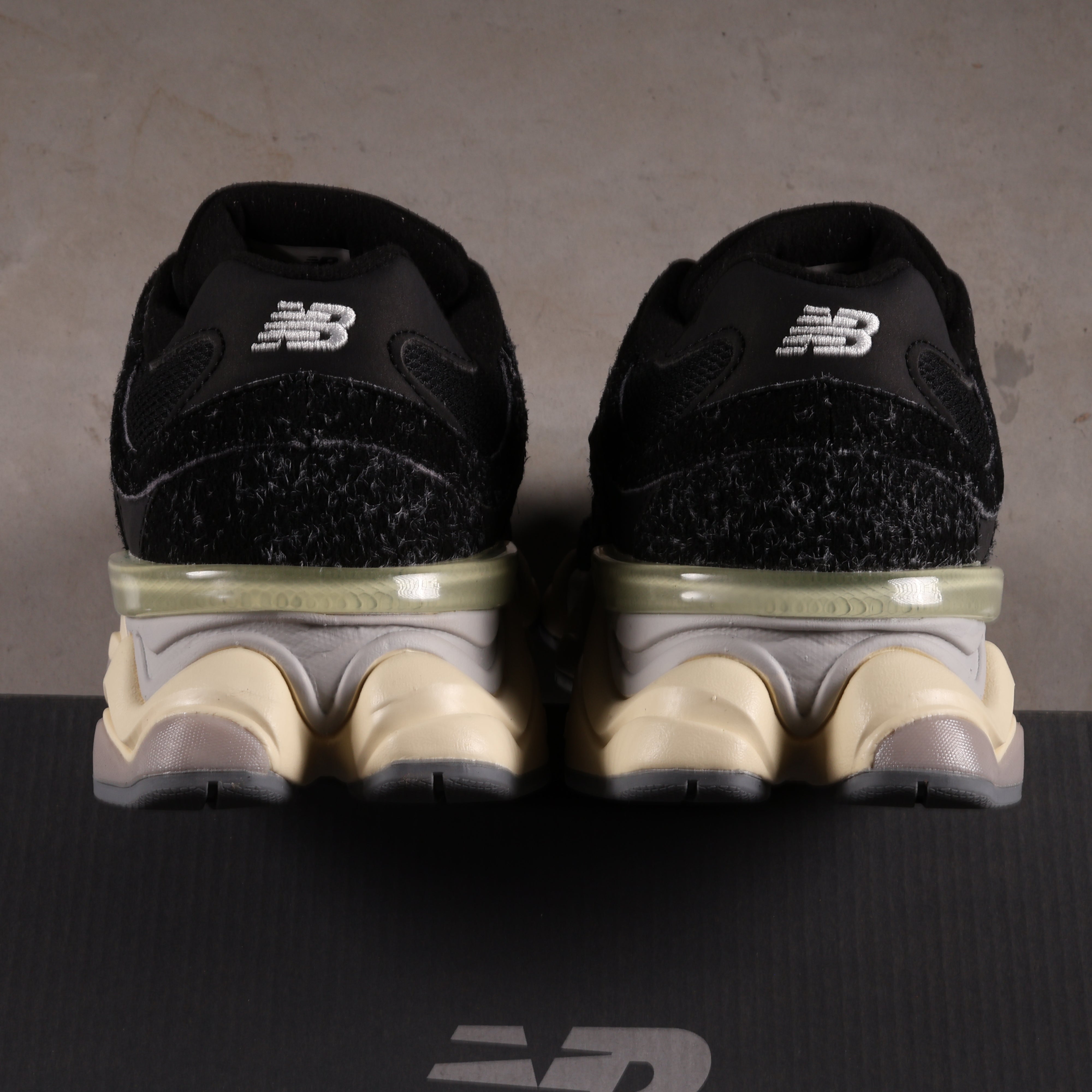 New Balance 9060 Sea Salt Black
