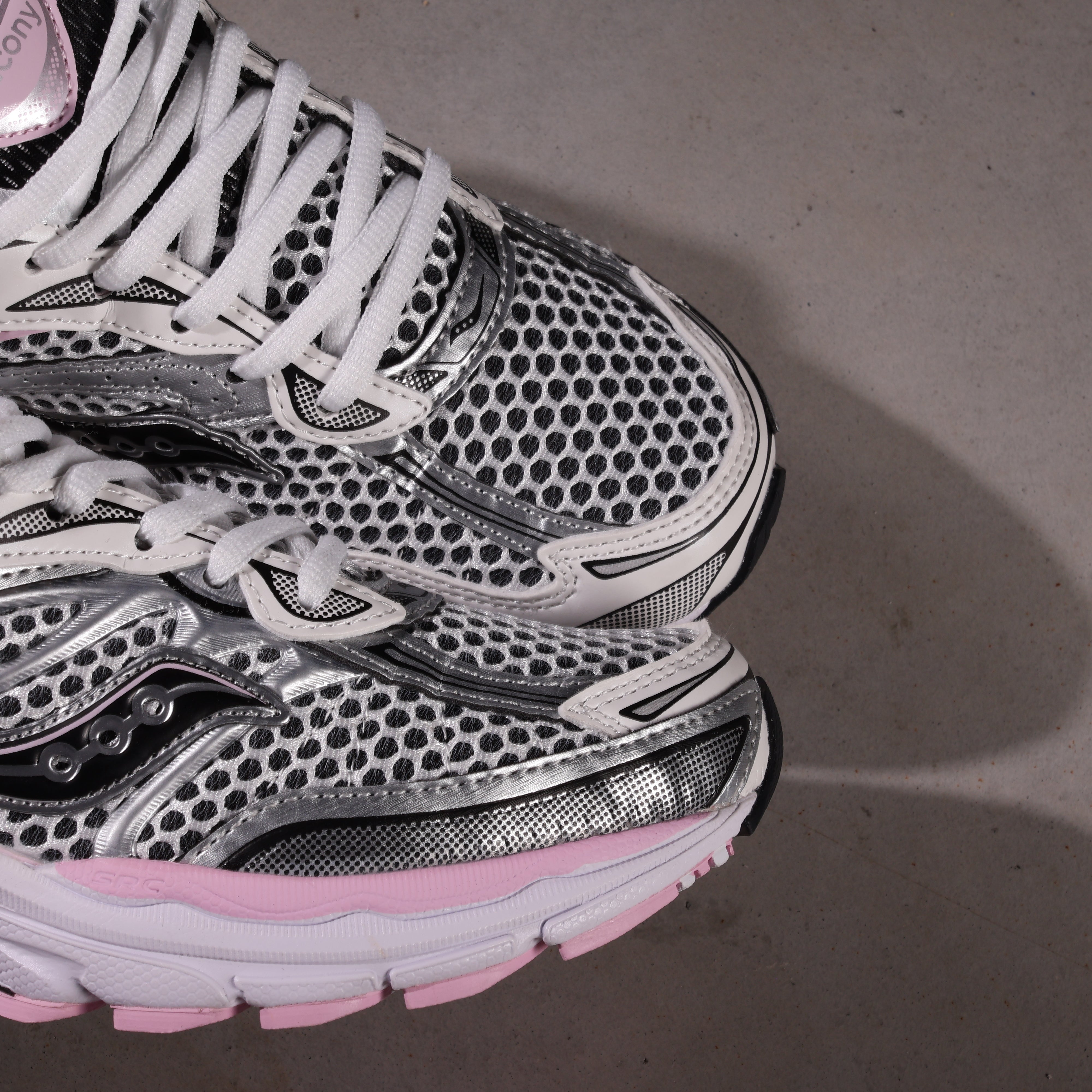 Saucony ProGrid Omni 9 Silver Pink