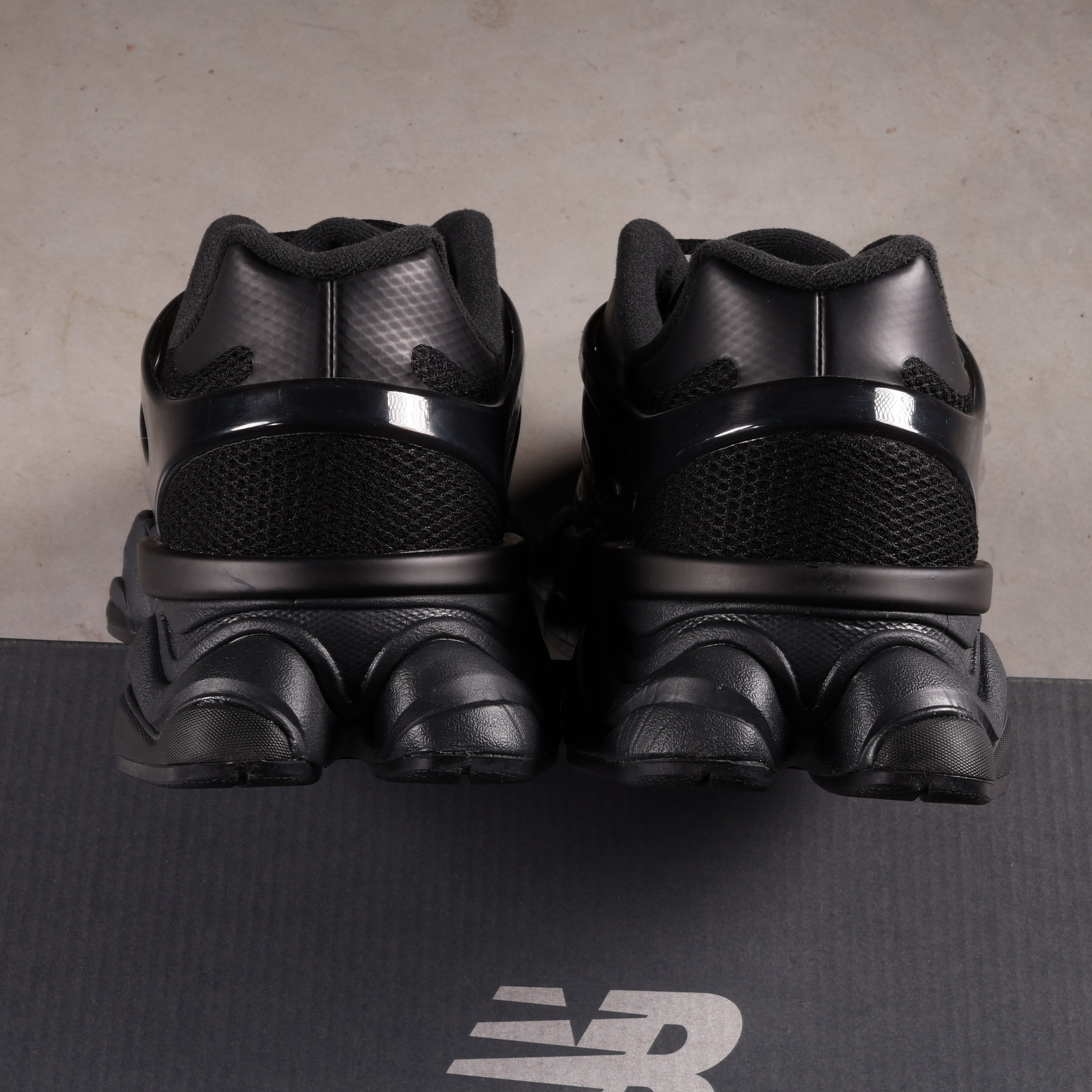 New Balance 9060 Sea Stone Black