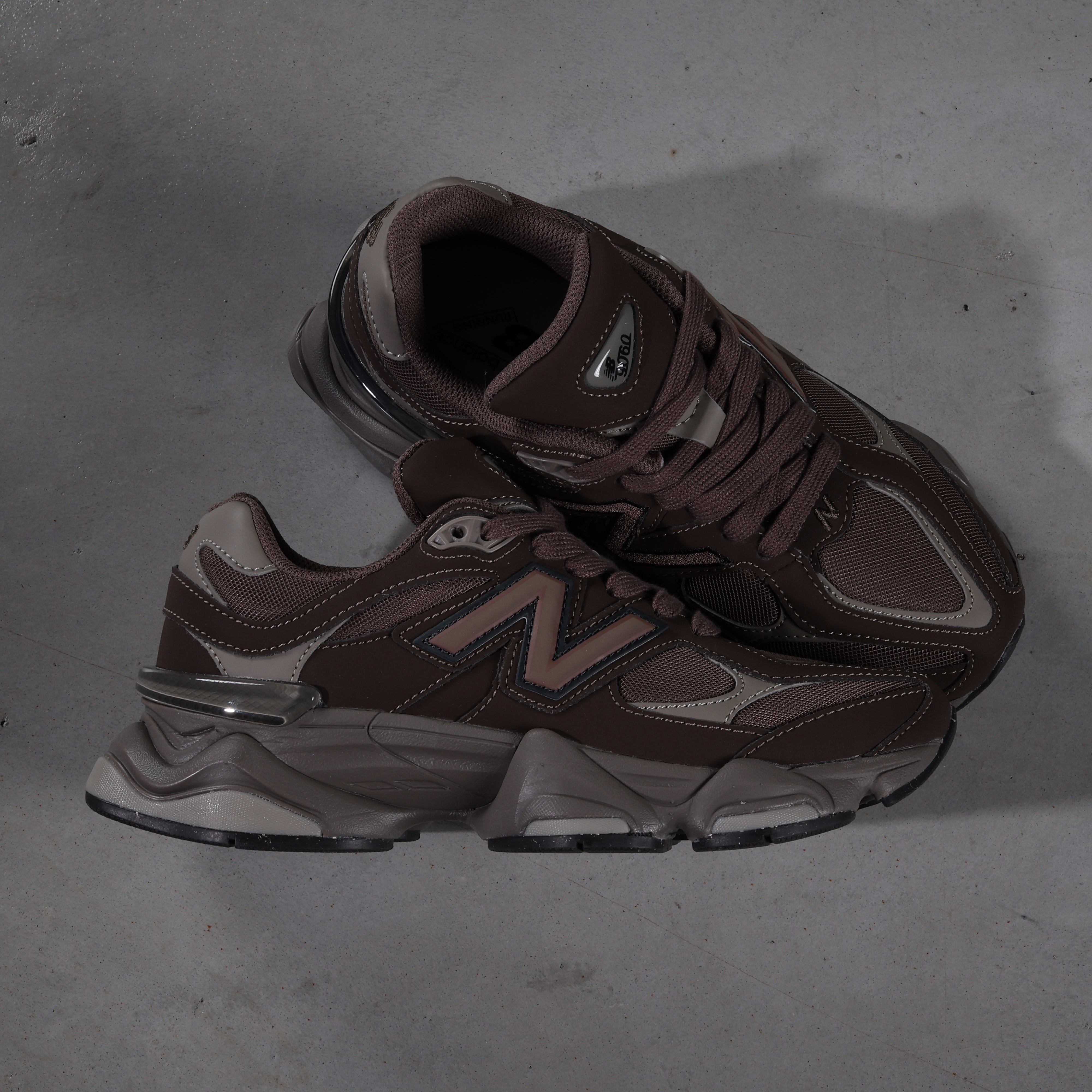 New Balance 9060 Mono Cortado