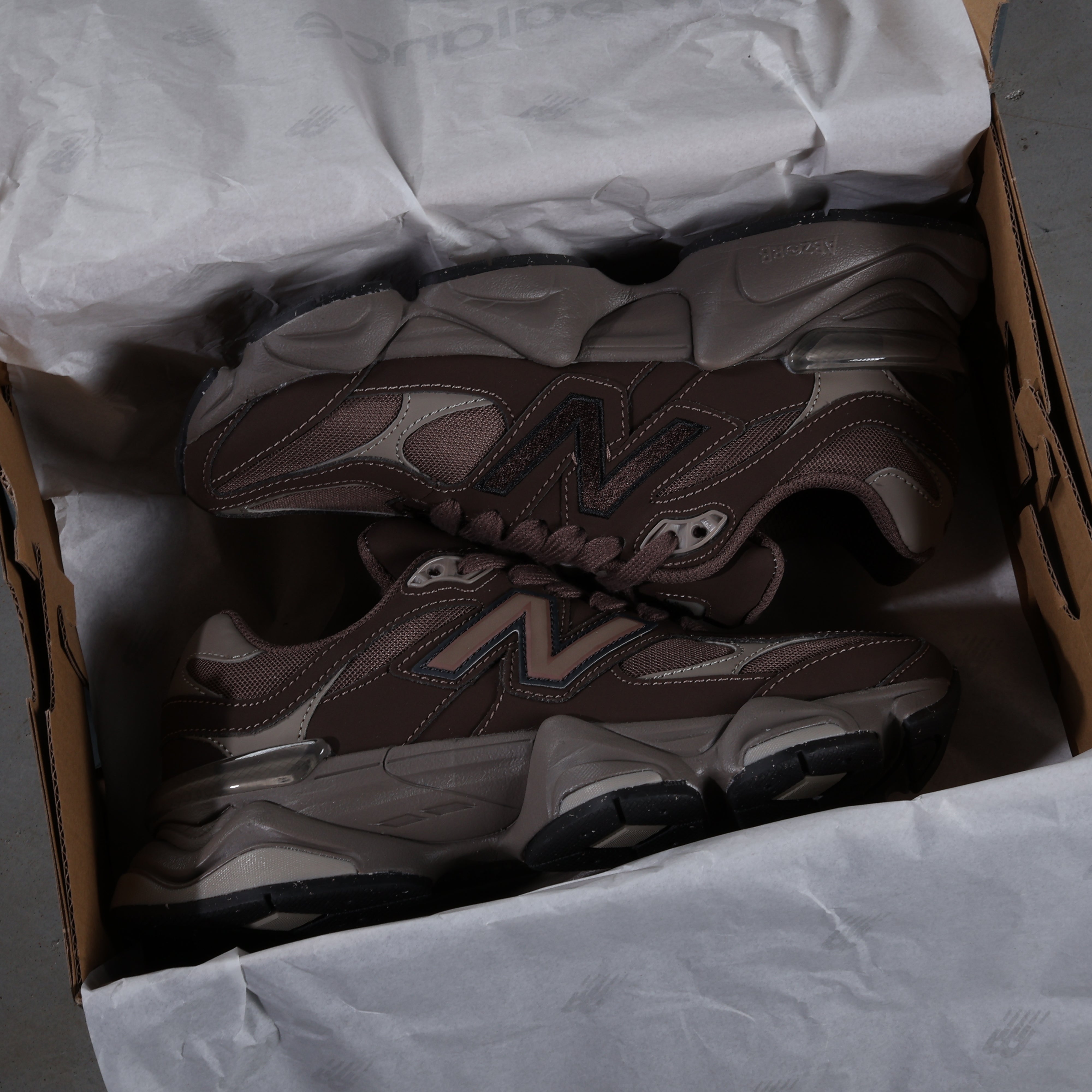 New Balance 9060 Mono Cortado