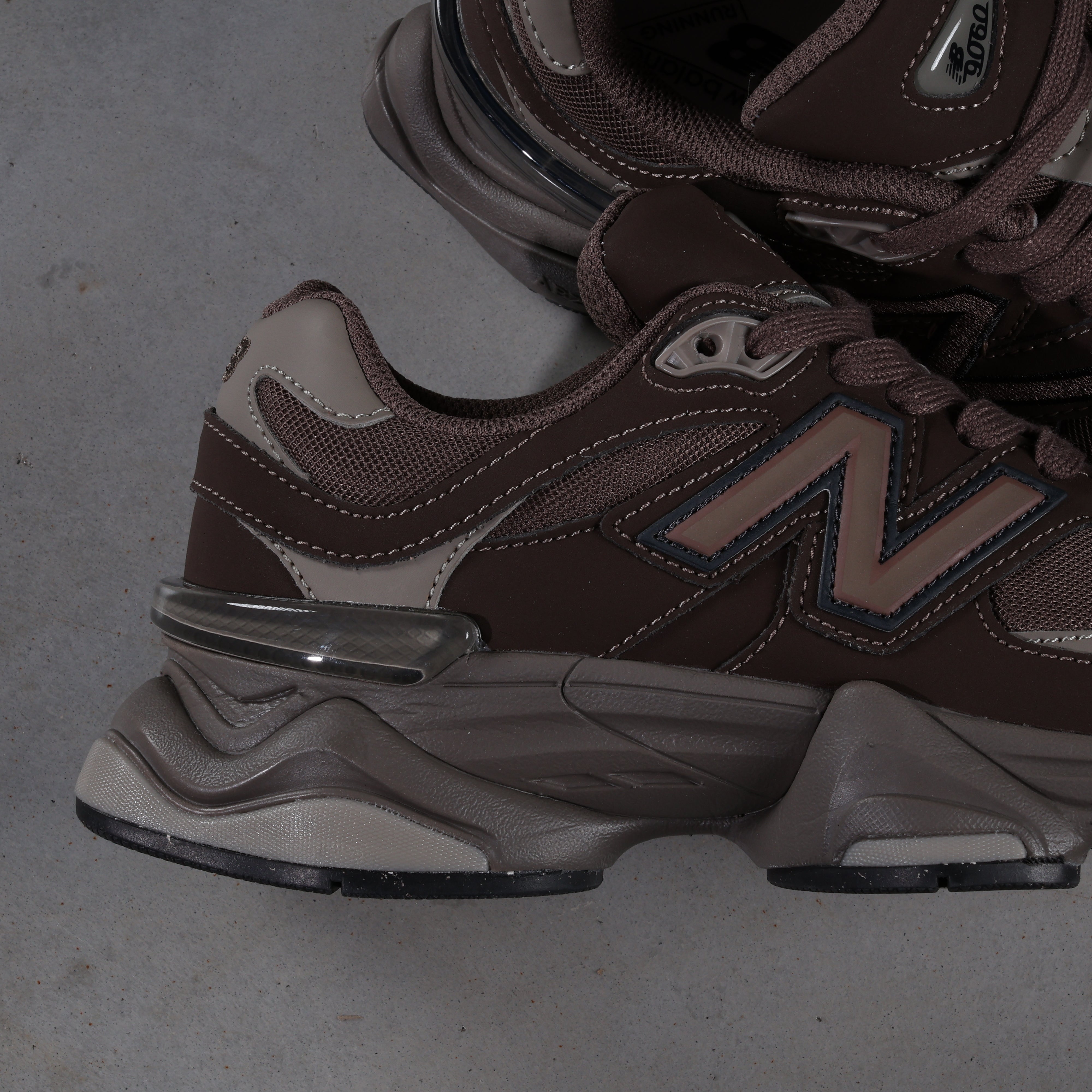 New Balance 9060 Mono Cortado