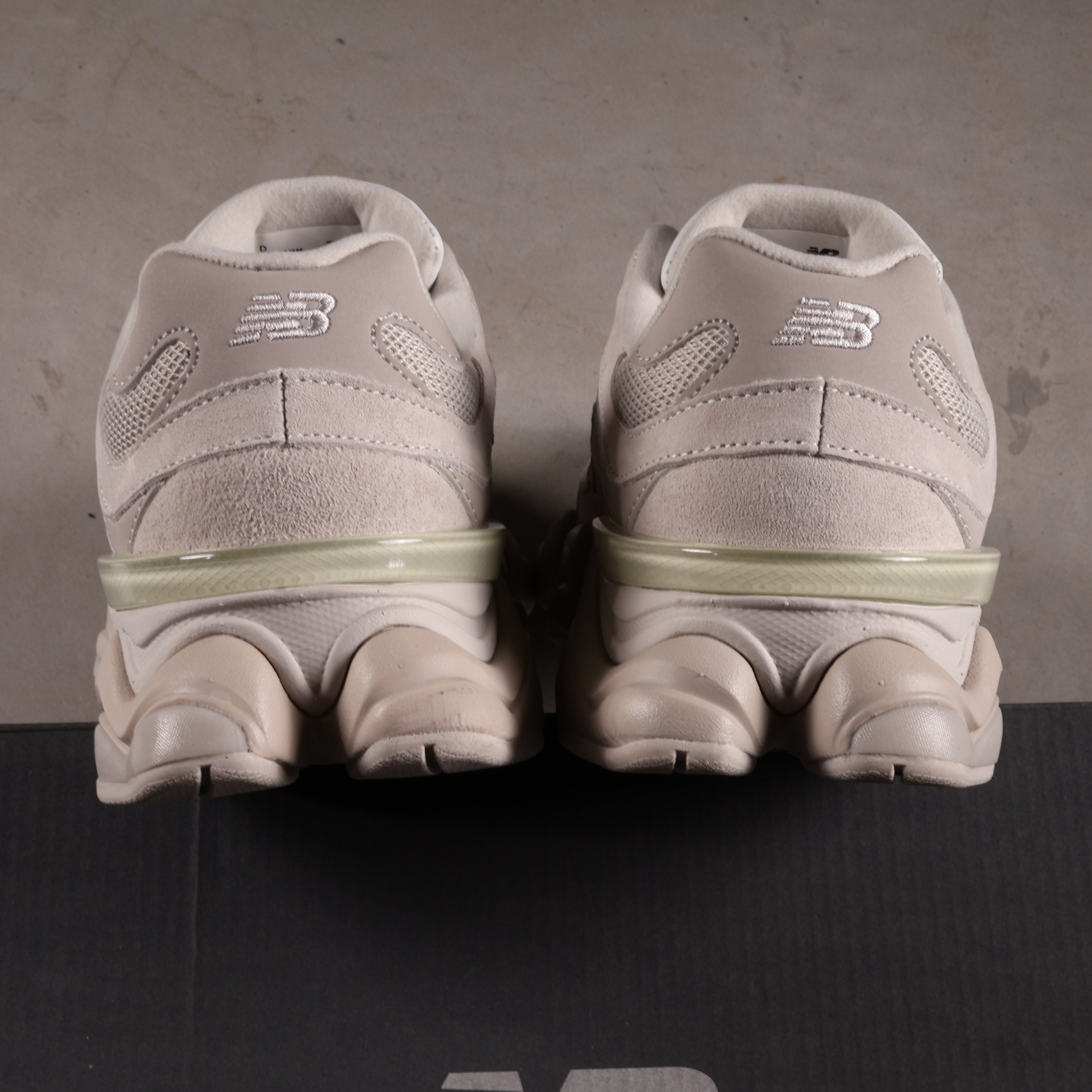 New Balance 9060 Grey Moonbeam