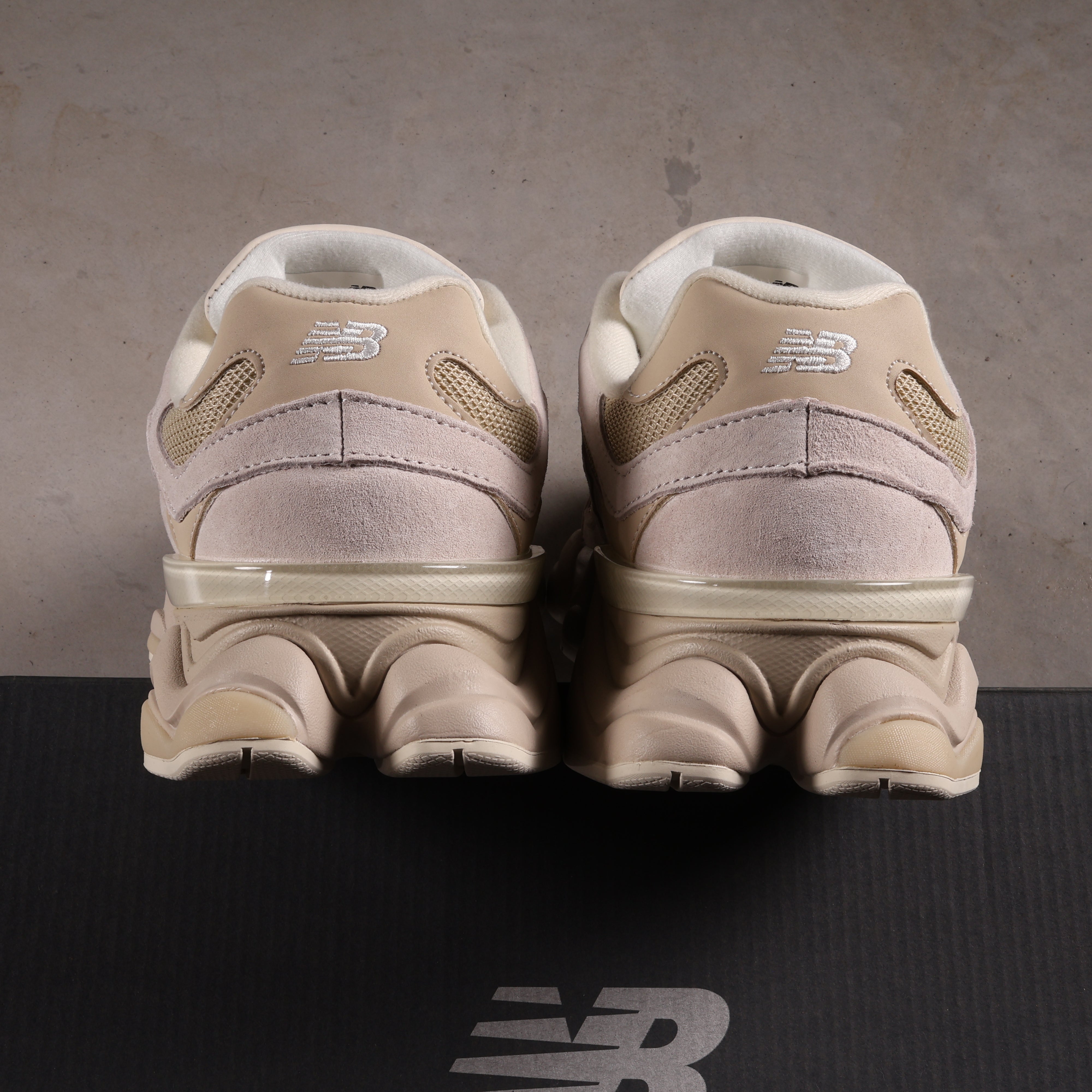 New Balance 9060 Beige