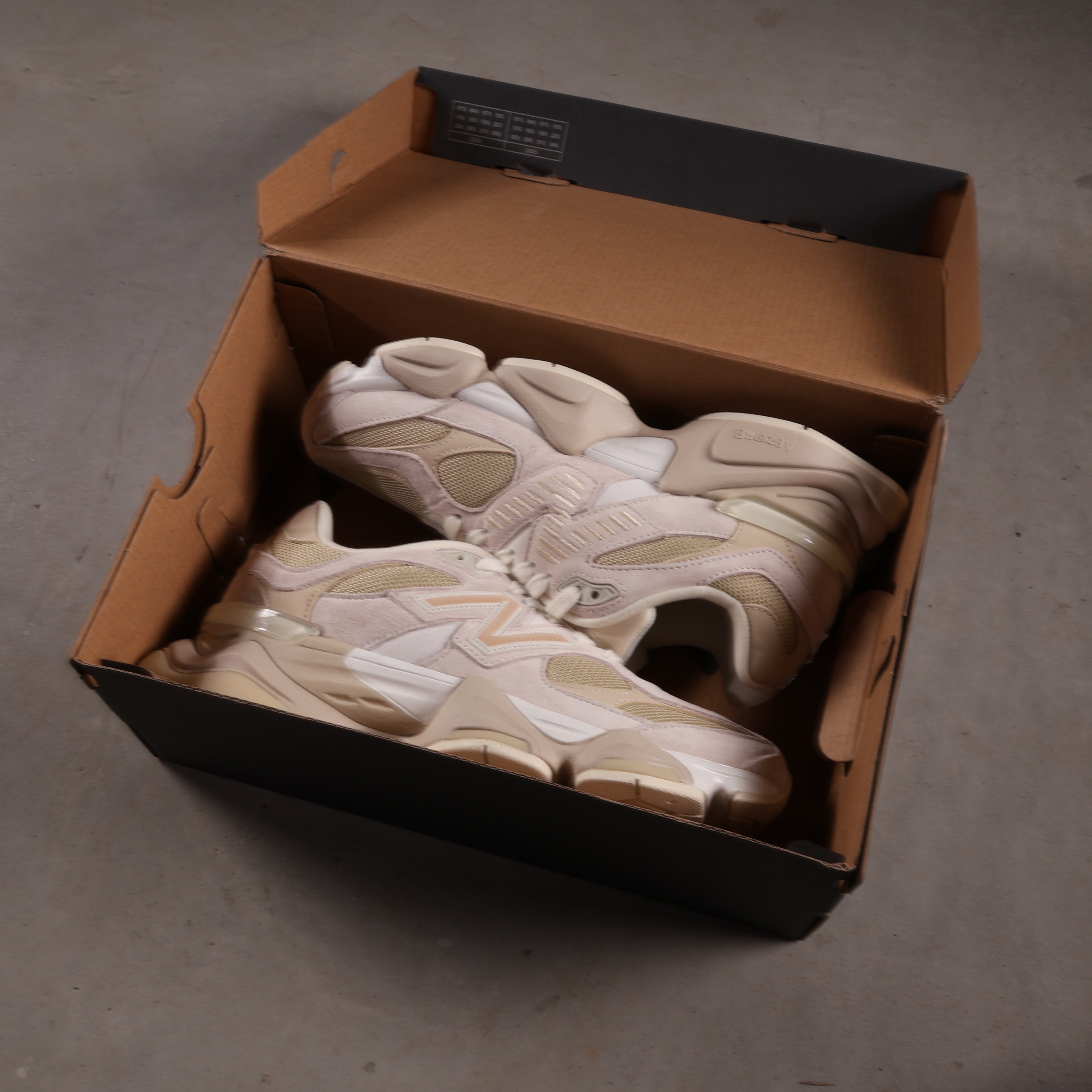 New Balance 9060 Beige