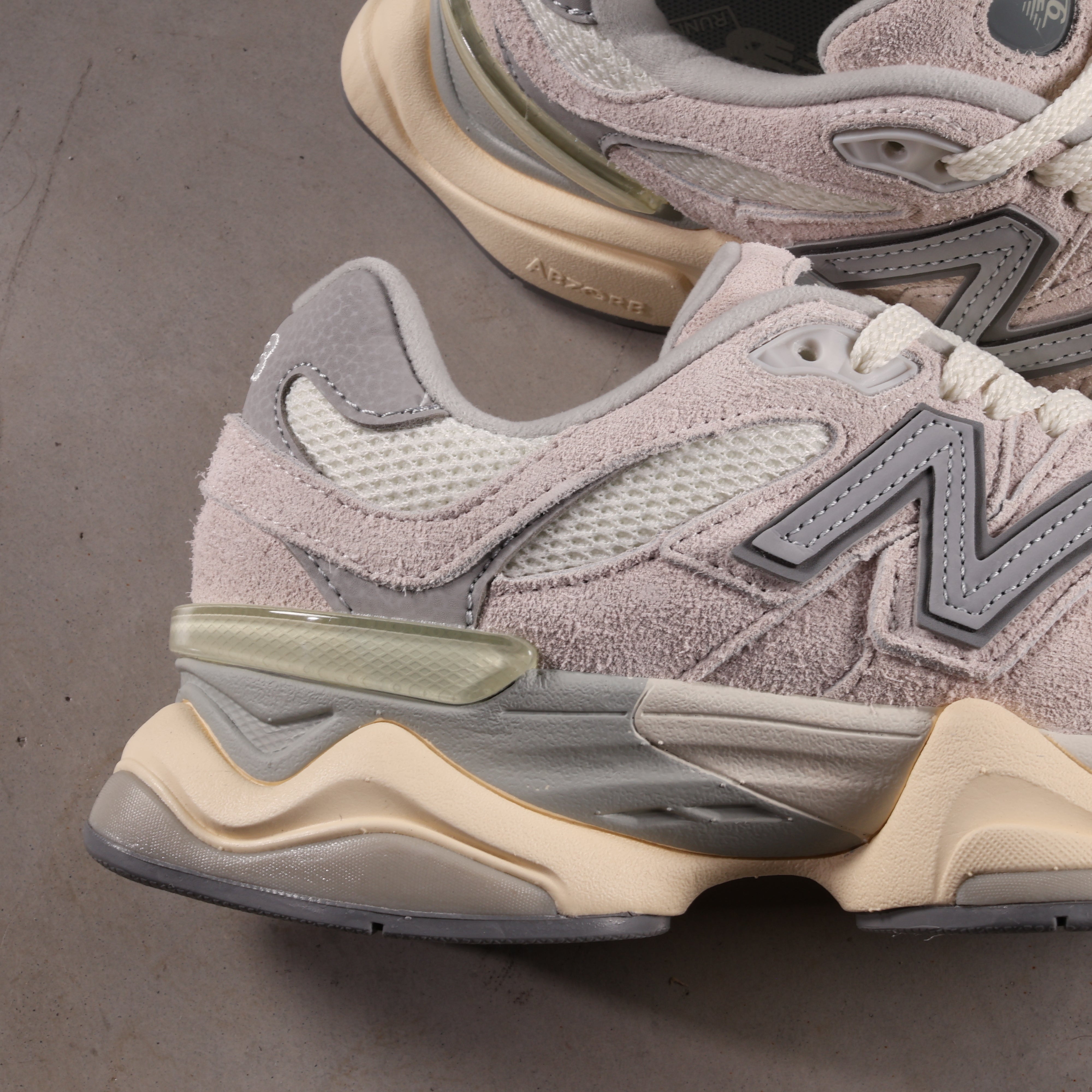 New Balance 9060 Moonbeam Sea Salt