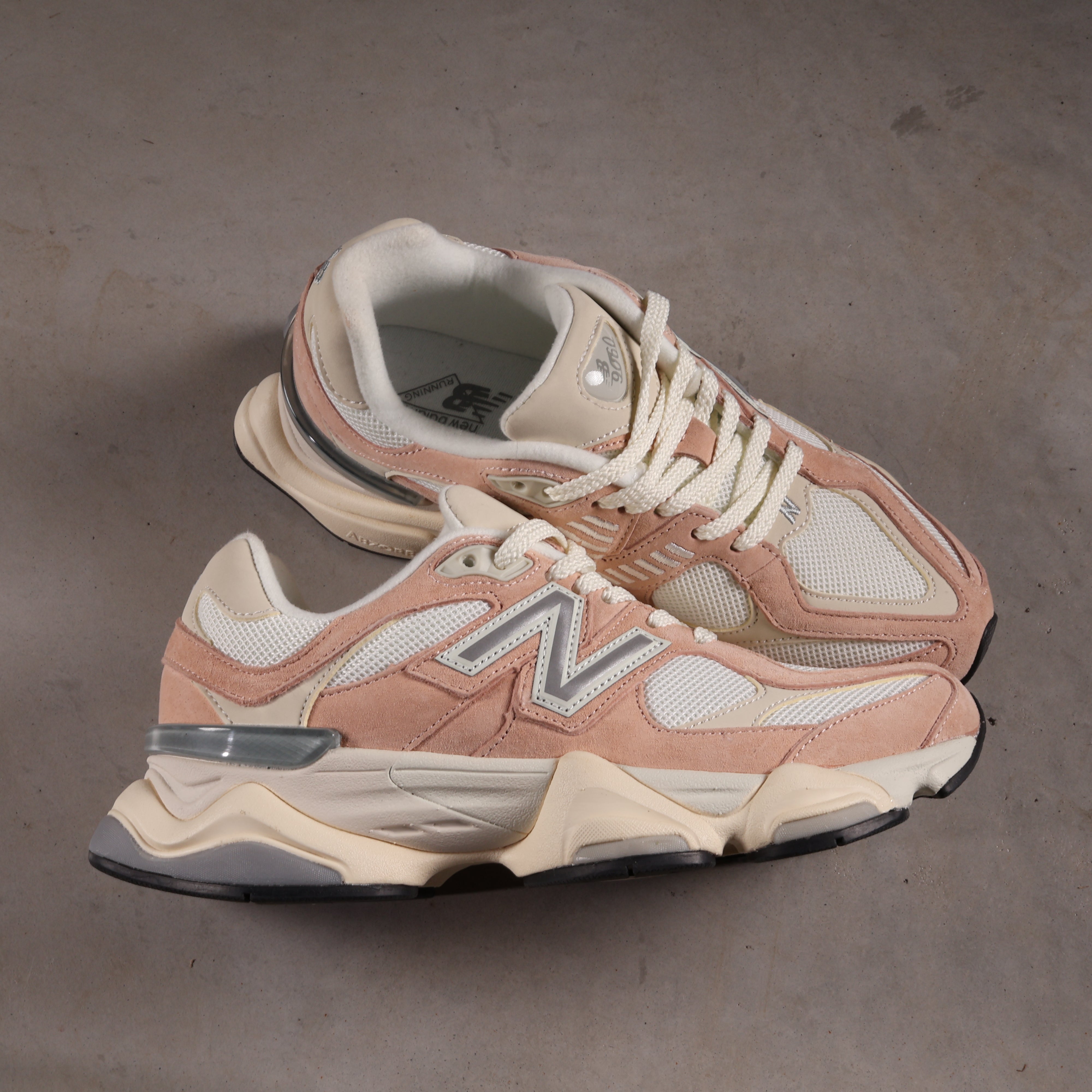 New Balance 9060 Vintage Rose