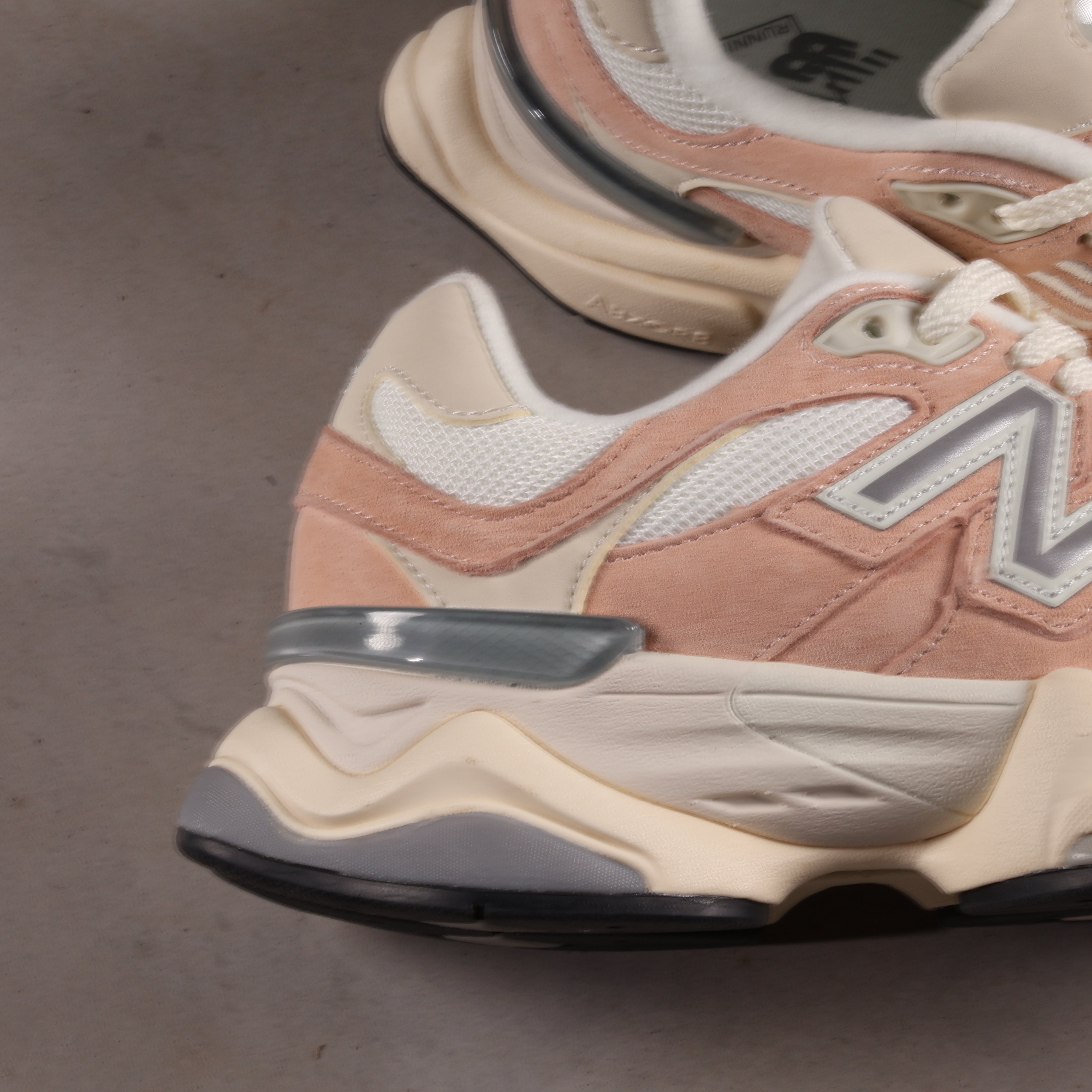 New Balance 9060 Vintage Rose