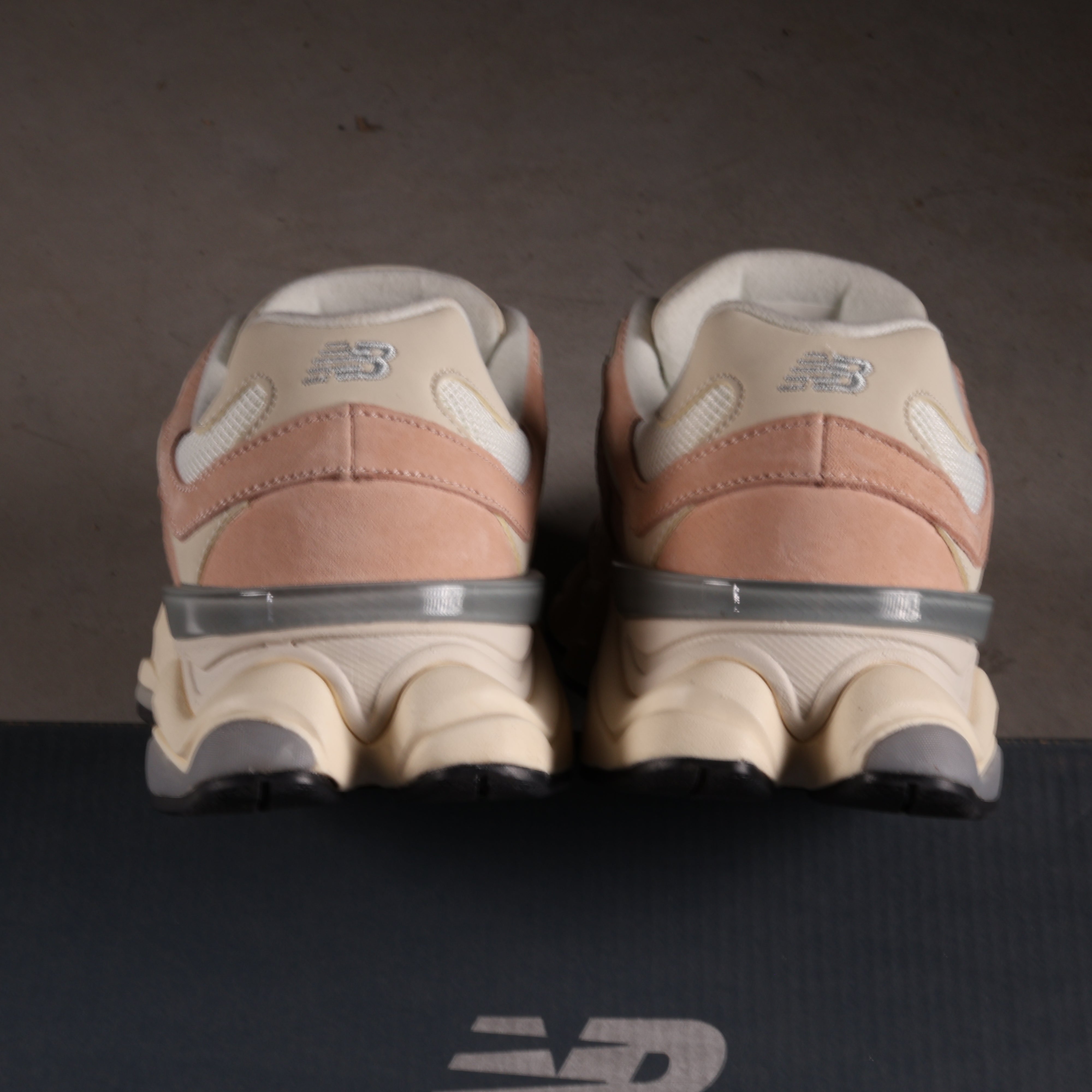 New Balance 9060 Vintage Rose
