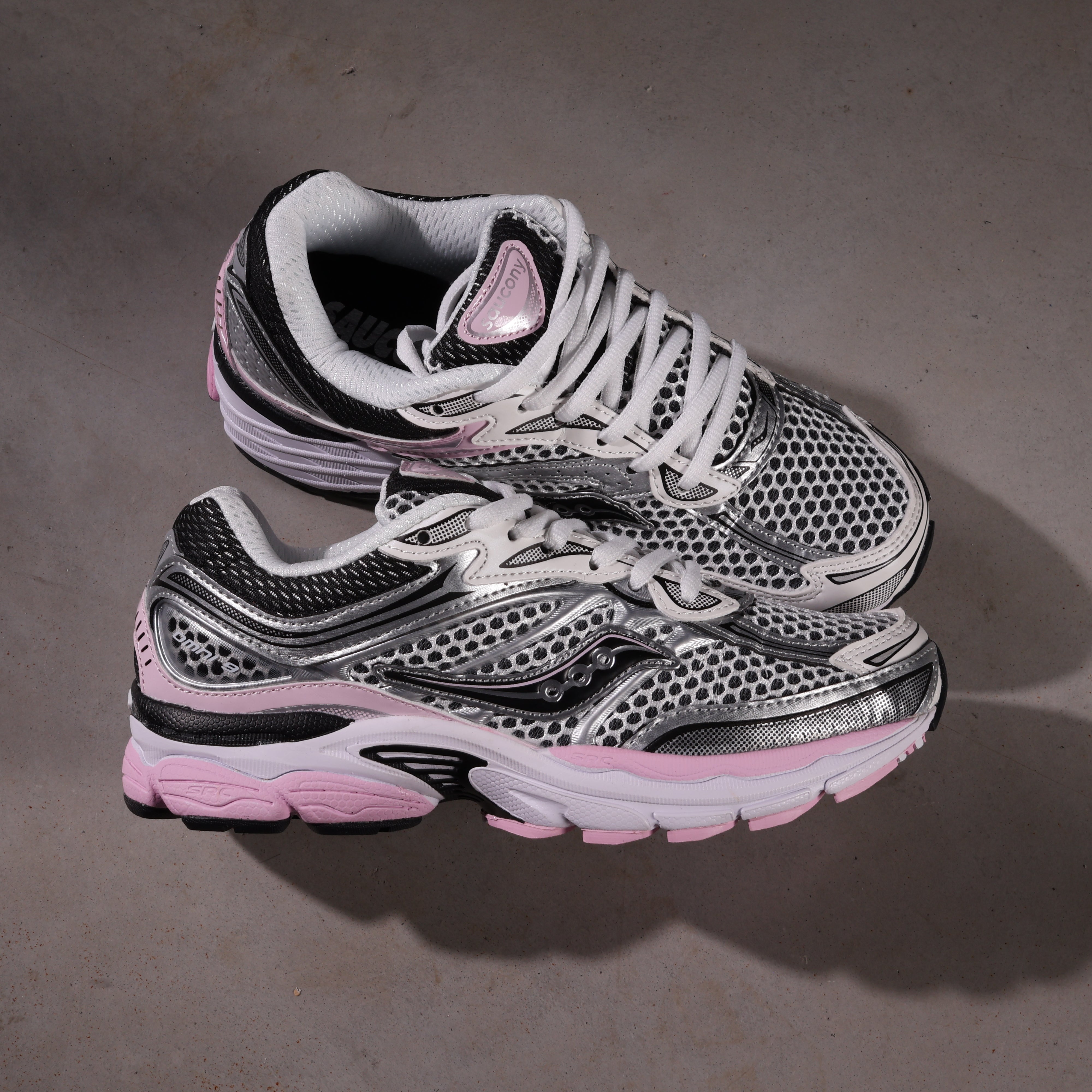 Saucony ProGrid Omni 9 Silver Pink