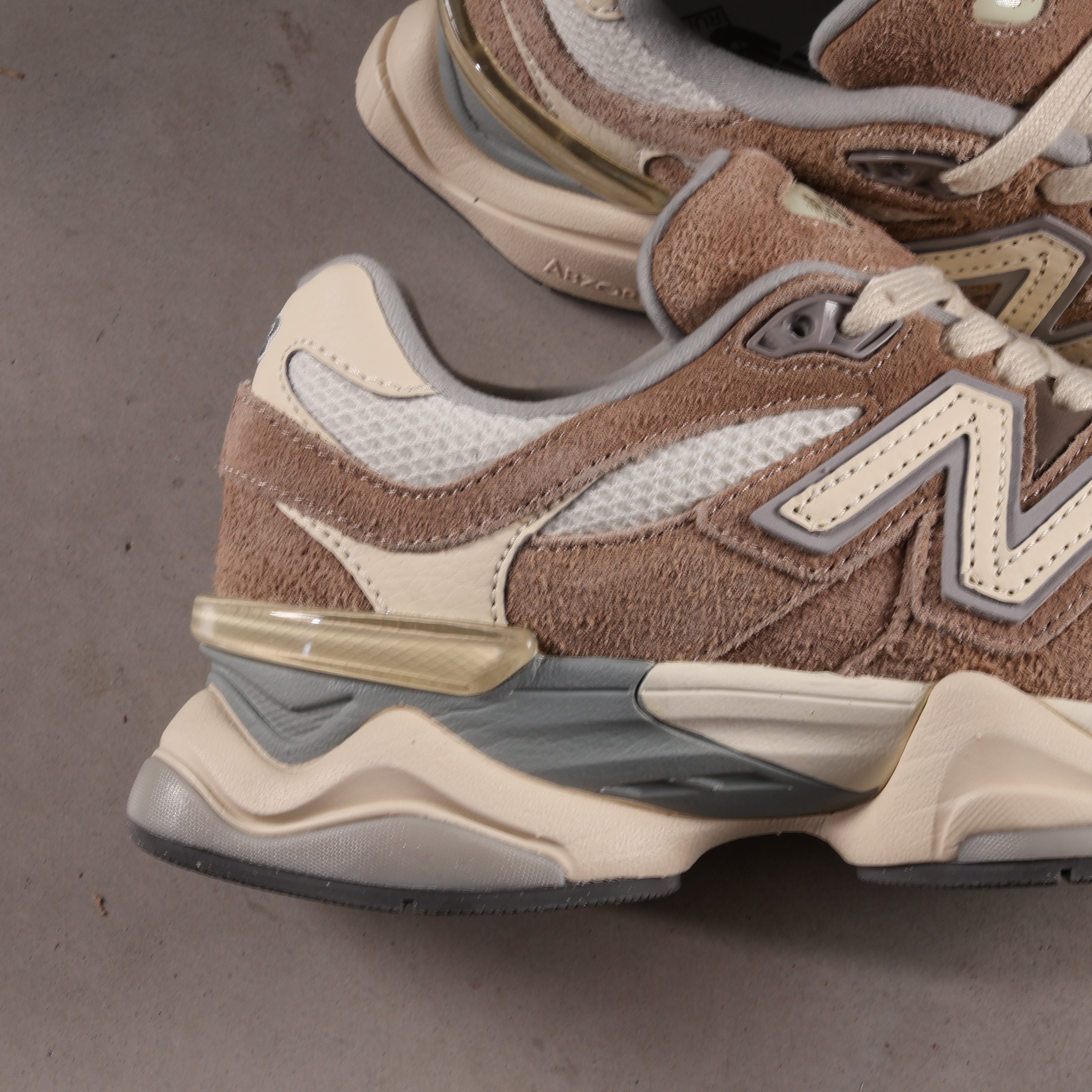 New Balance 9060 Driftwood