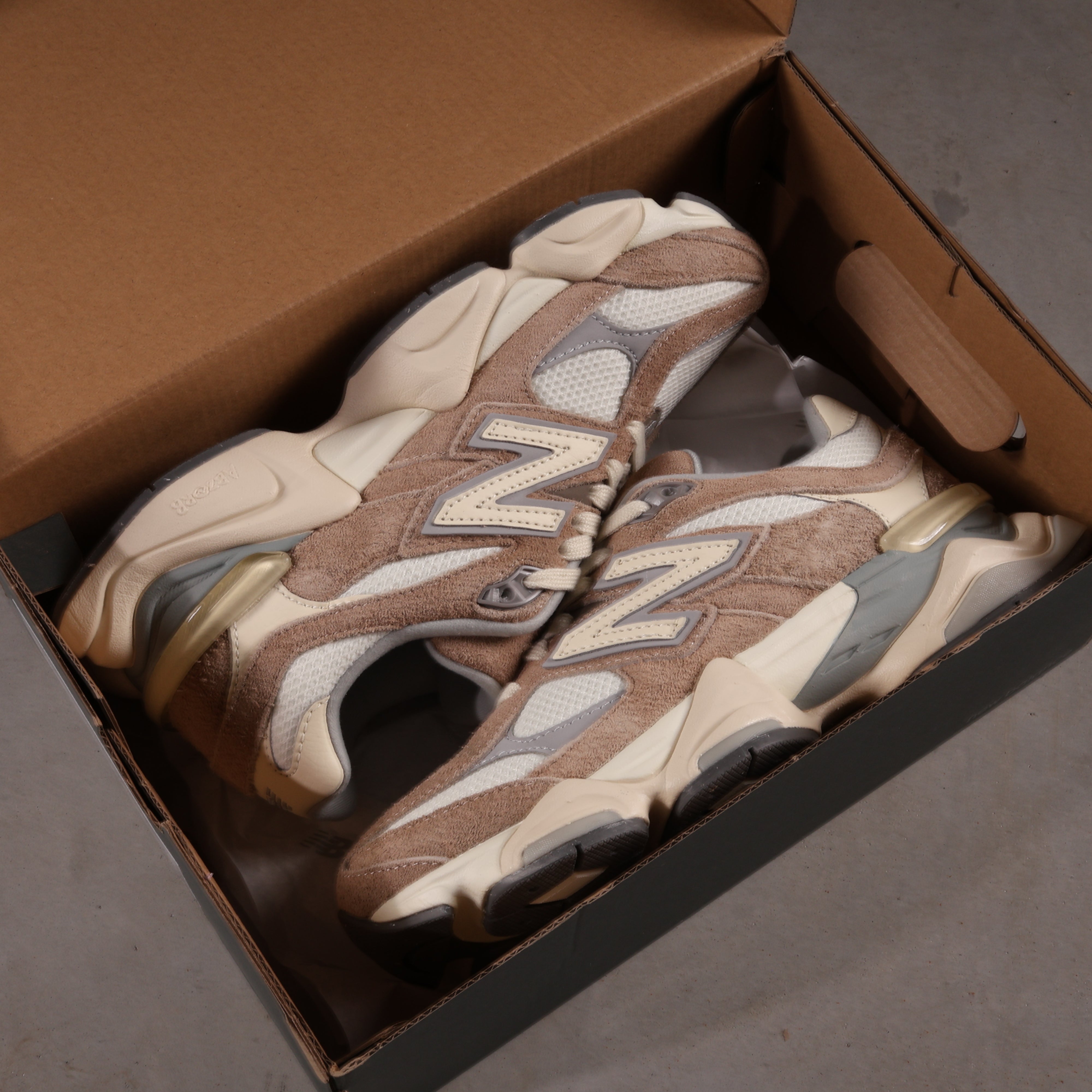 New Balance 9060 Driftwood