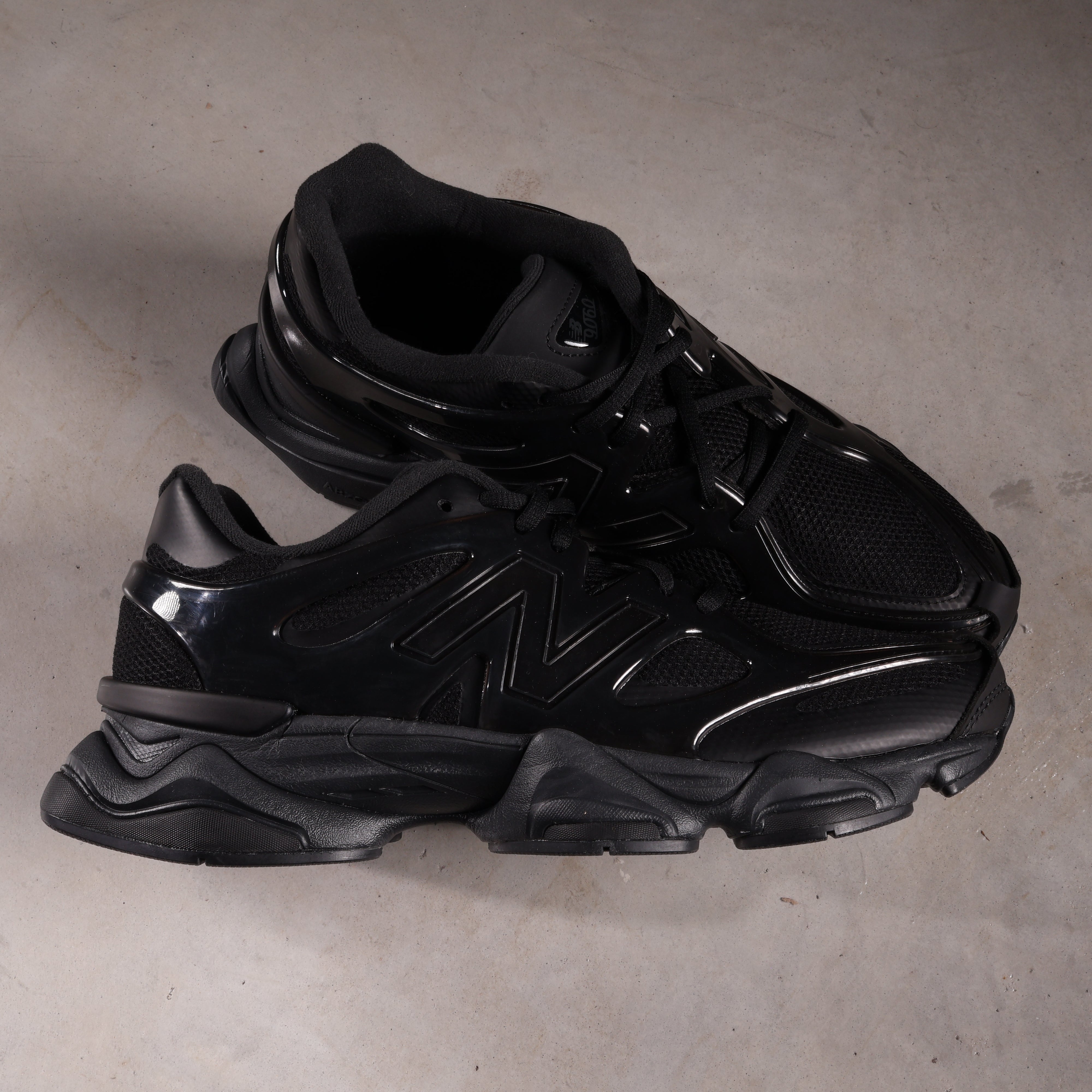 New Balance 9060 Sea Stone Black